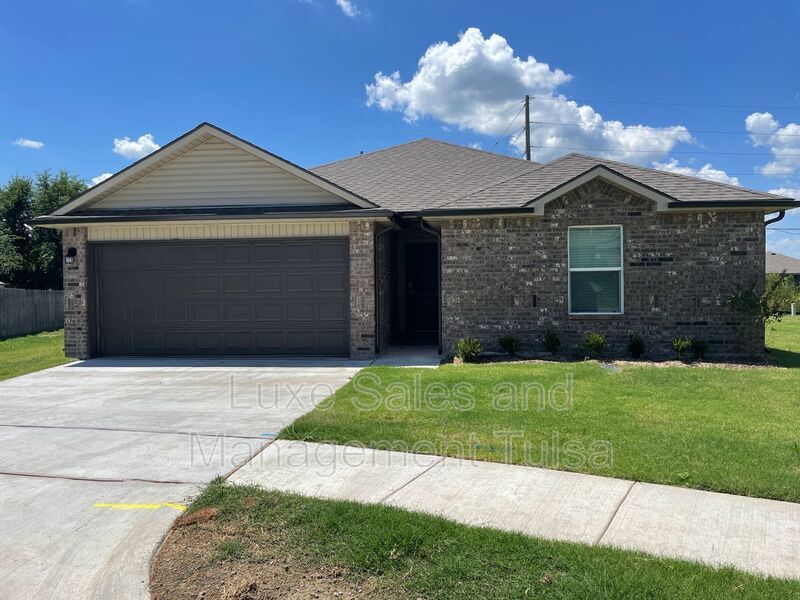 2019 Green Leaf Ct, Bartlesville, OK 74006 House for Rent in