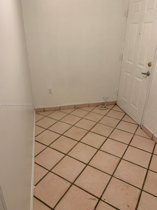 Foto del edificio - 1500 SW 19th St