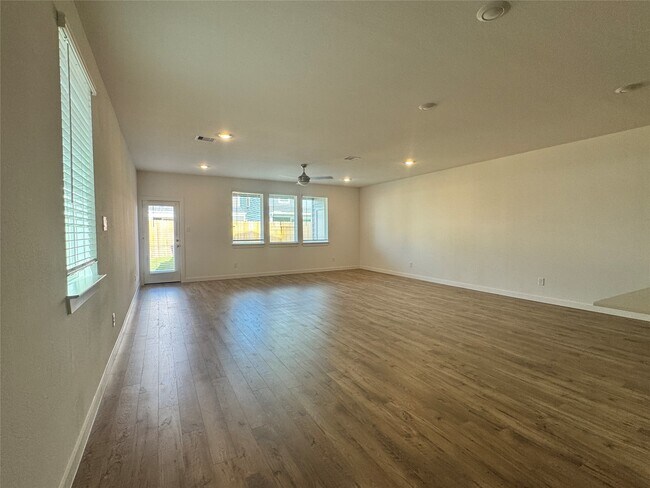 Foto del edificio - 3522 Goldfinch Woods Dr