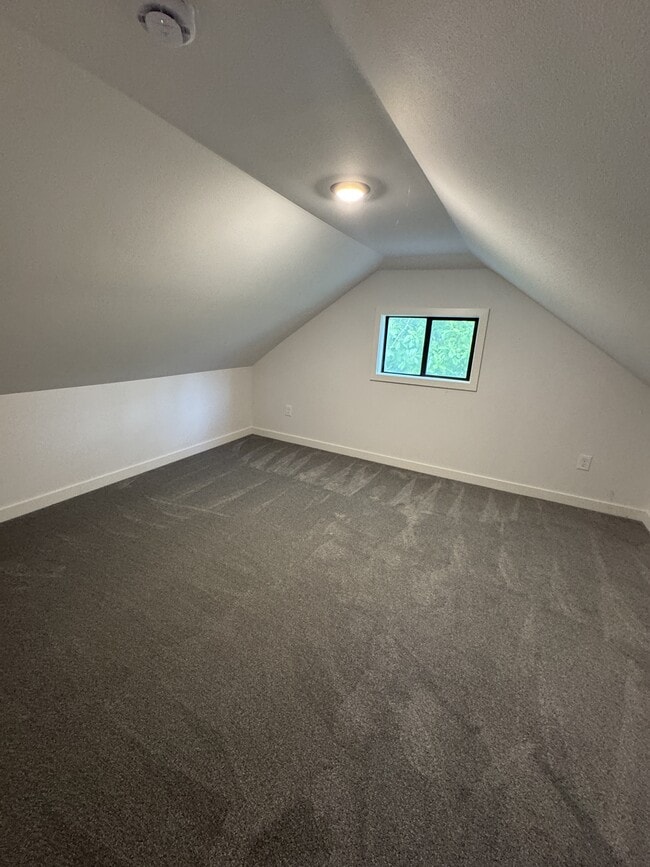 Building Photo - 8950 SW 69th Ave