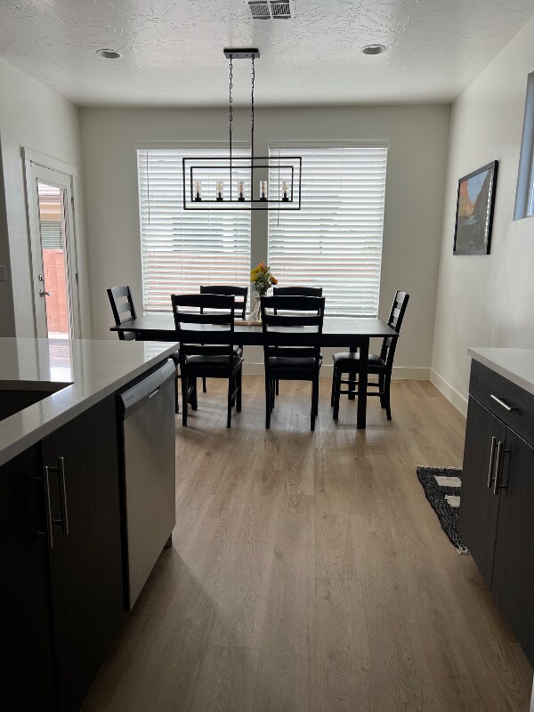 Foto del edificio - 2998 Photinia Dr