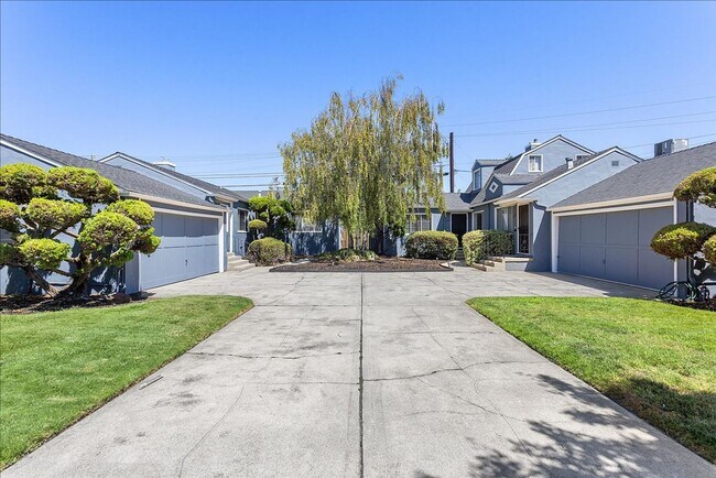 Foto del edificio - 3131 Fernside Blvd