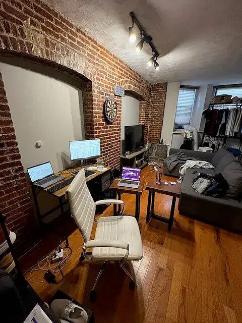 Building Photo - 247 Beacon St