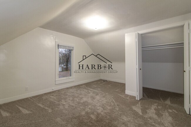 Foto del edificio - 224 9th Ave NW
