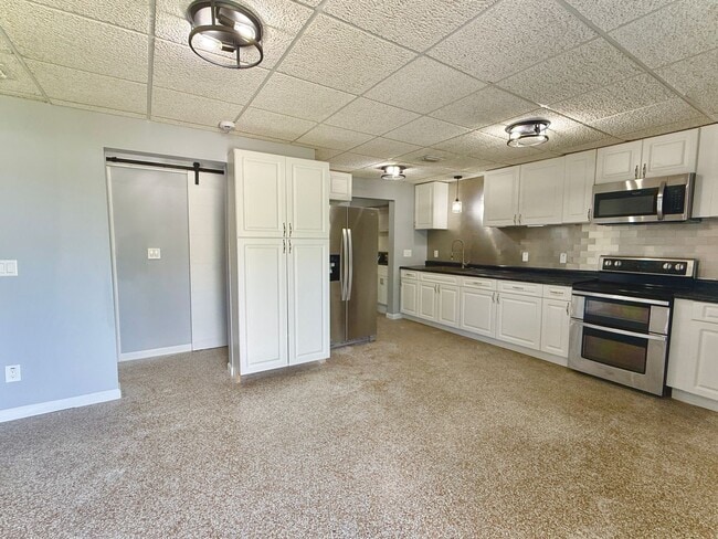 Building Photo - 1835 42nd Ave