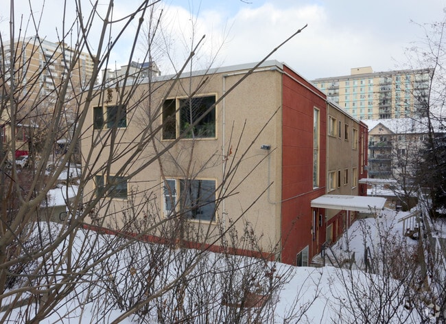 Building Photo - Heritage Trail Apartments 1