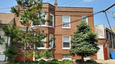Building Photo - 3120 N Oakley Ave