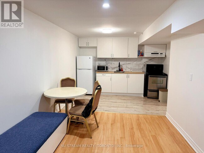 Building Photo - 151 Woodhall Rd