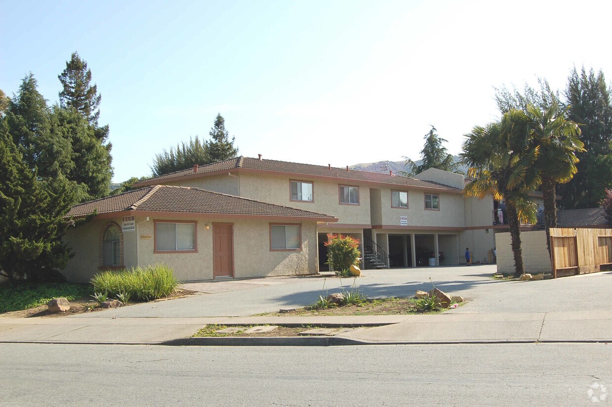 Building Photo - 6855 Princevalle St
