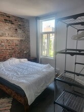 Building Photo - 4829 Rue Saint-Urbain