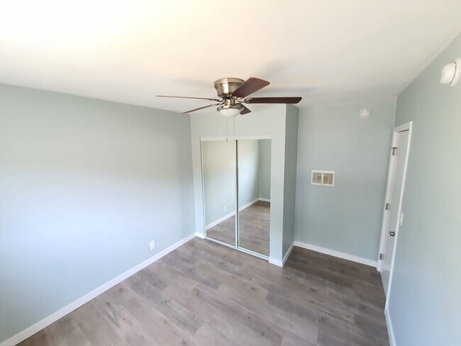 Building Photo - 2611 Bellevue Ave