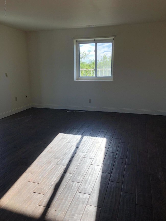 Building Photo - 109 2nd Ave