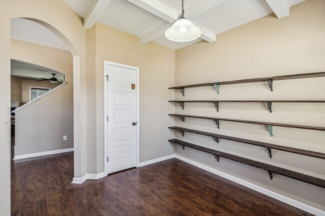 Building Photo - 1204 Peppermint Ct