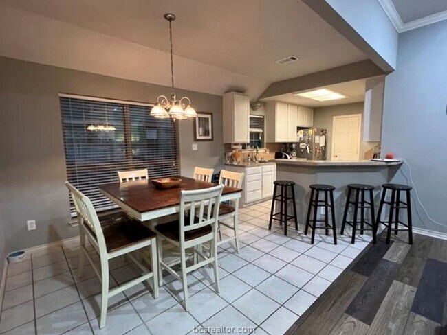 Building Photo - JANUARY MOVE IN!!!  Gorgeous 4 Bedroom 2 B...