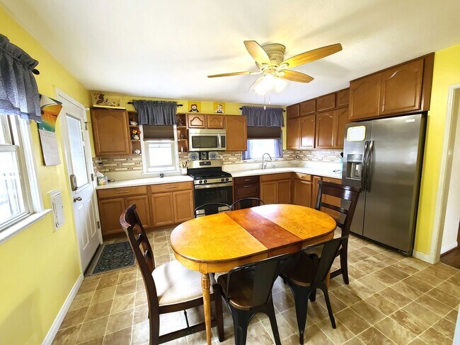 Foto del edificio - 638-640 E Manor Dr