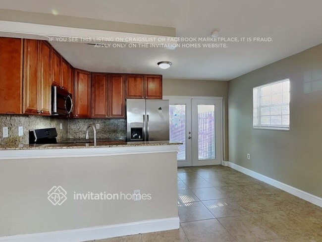 Foto del edificio - 1410 N 70th Terrace