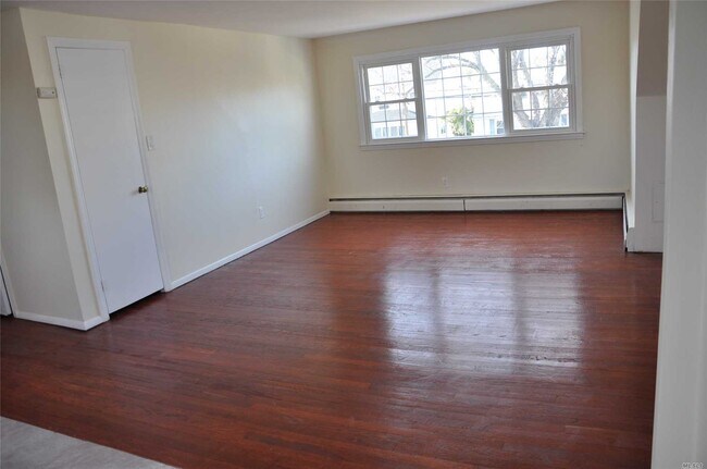Building Photo - 104 MacGregor Ave