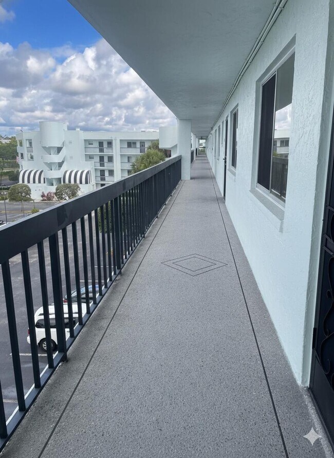 Foto del edificio - 6698 10th Ave N