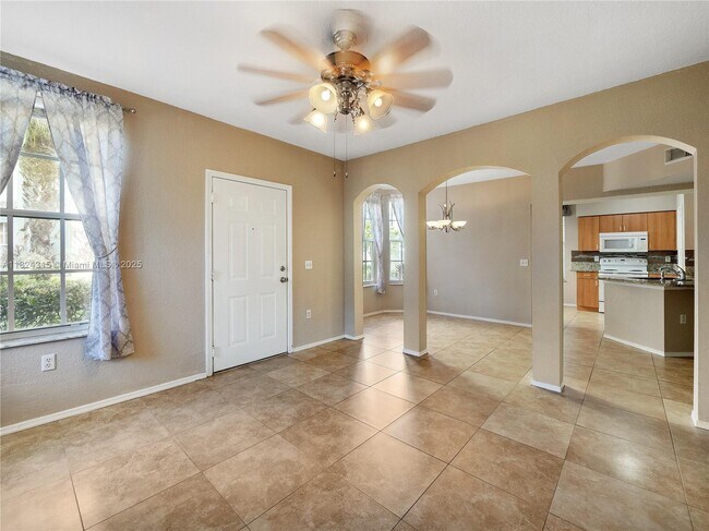 Building Photo - 1309 Belmont Pl