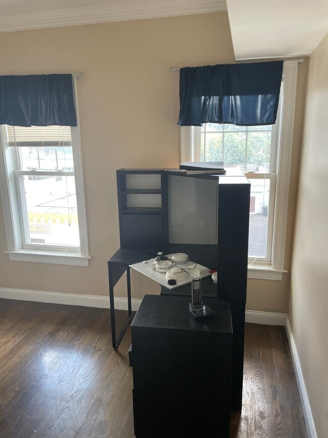 Bedroom 1 - 11 Maywood St