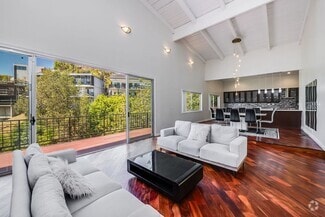 Building Photo - 9314 Sierra Mar Dr