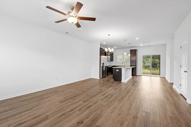 Building Photo - New Construction Traditional Home - 3 BR, ...