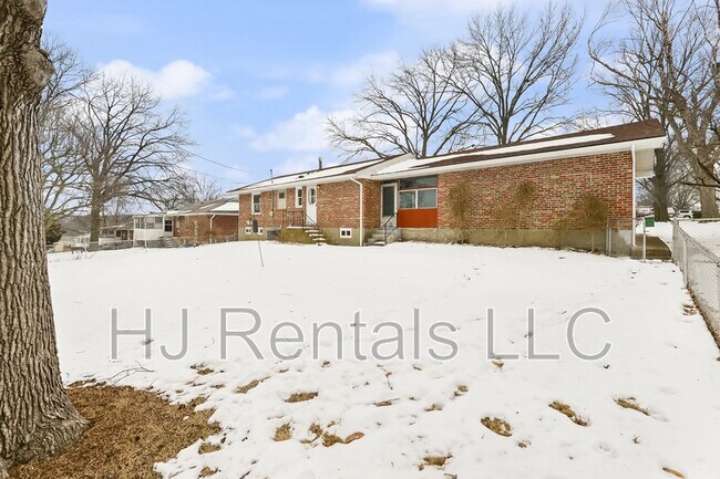 Building Photo - 1319 Chambers Rd