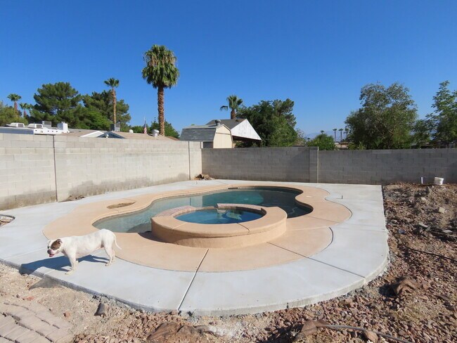 Foto del edificio - 4621 Country Gables Ct