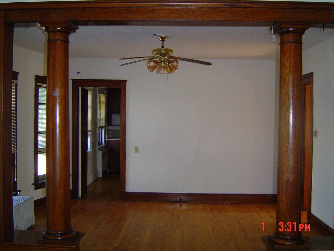 Building Photo - 753 E Johnson St