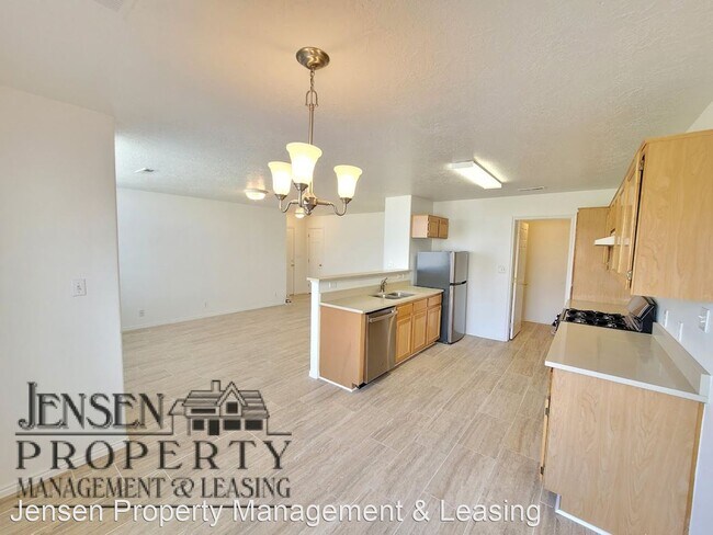 Building Photo - 2 br, 1 bath House - 6221 West 135 North #26