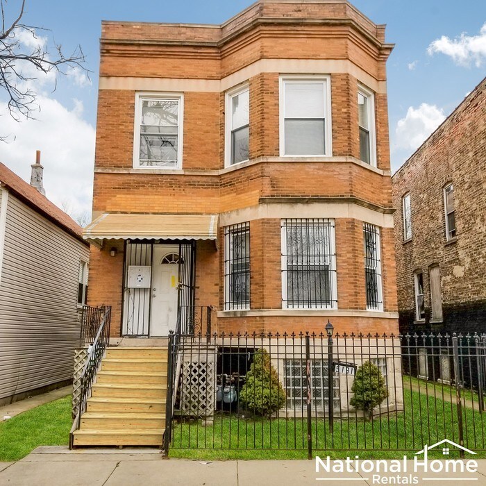 Primary Photo - 5131 S May St Unit 1