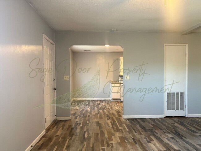 Foto del edificio - 119 NE State Hwy E