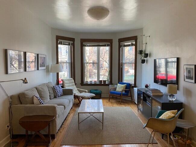 Building Photo - 2618 N Francisco Ave
