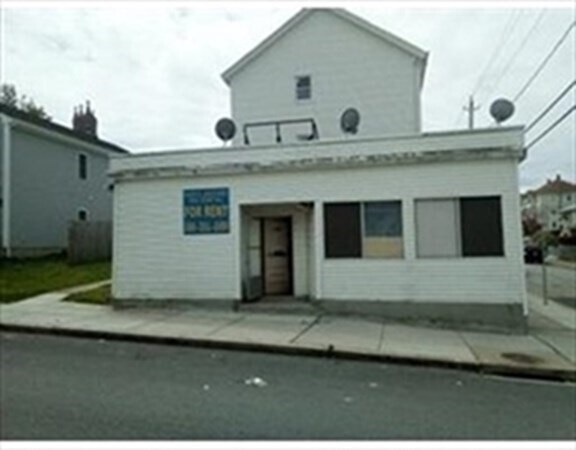 Primary Photo - 104 Wilcox St