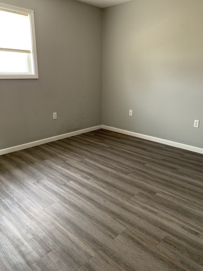 Building Photo - Mcclard Street Apartments