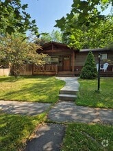 Building Photo - 816 Elm St