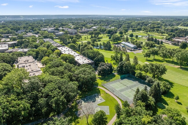 Building Photo - Country Club Manor Apartments