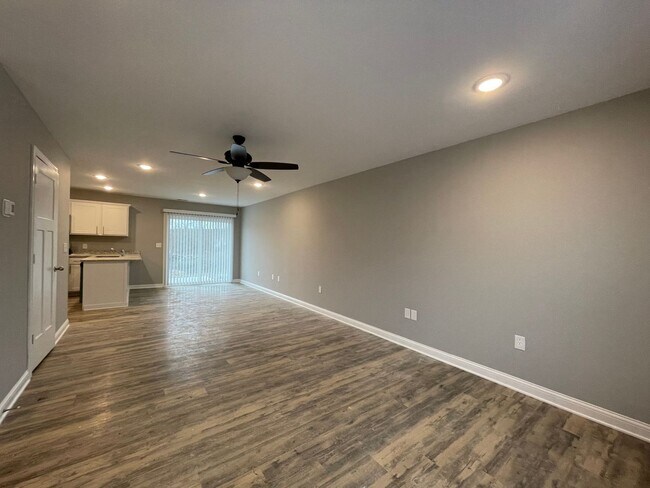 Foto del edificio - 107/105 Tucker Ln