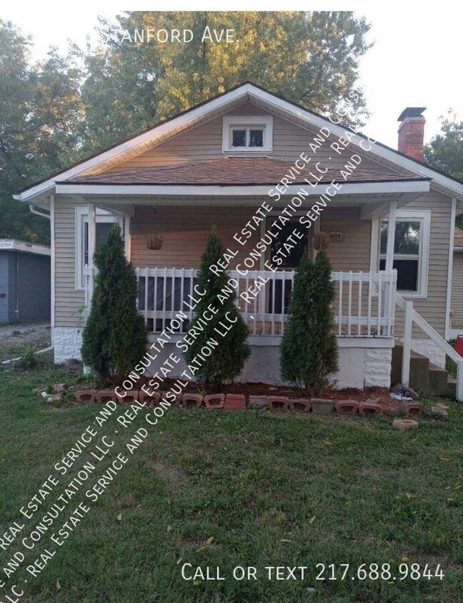 Primary Photo - 1606 E Stanford Ave