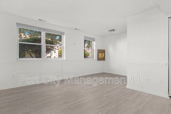 Building Photo - 4407 Falls Bridge Dr