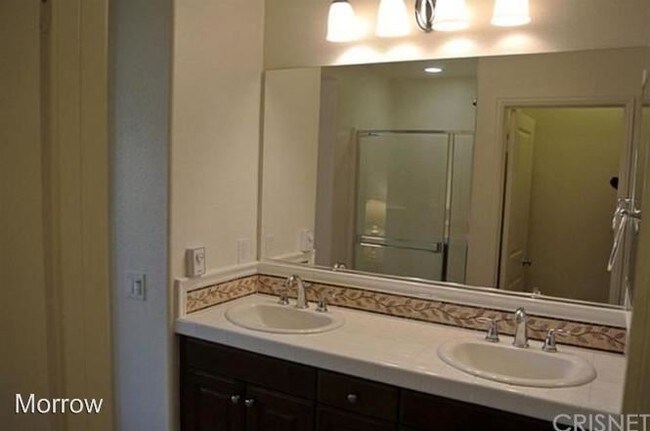 Foto del edificio - 970 Sweetbriar Ln