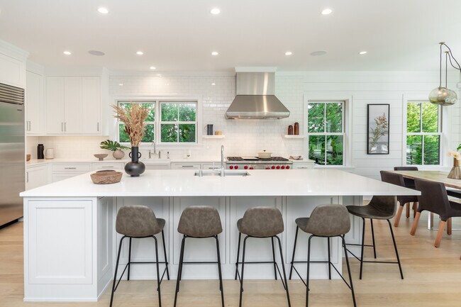 Foto del edificio - 142 Cove Hollow Rd