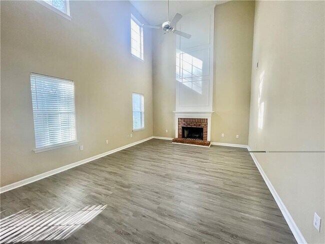 Building Photo - 1085 Hidden Pond Ln