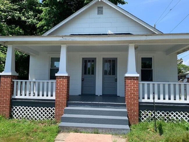 Building Photo - 5 Bancroft Ave