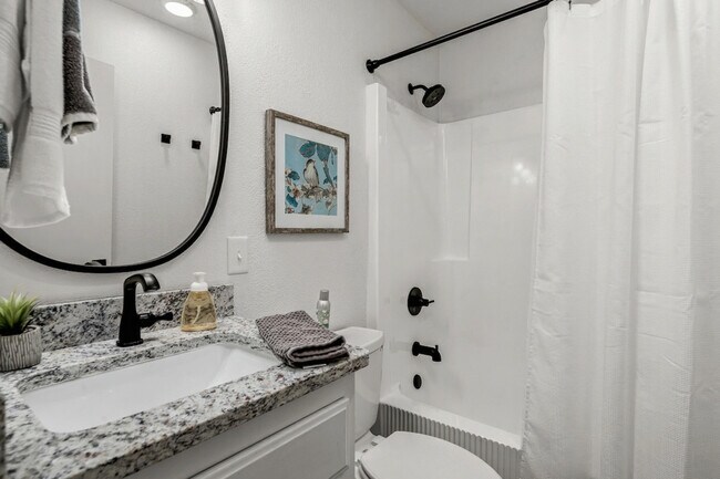 Foto del edificio - 30 Lunsford Ln