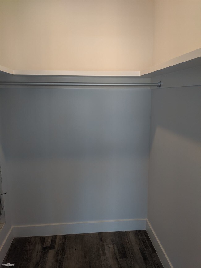 Building Photo - 1 br, 1 bath Apartment - 7004 Broadway 504