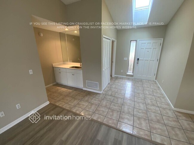 Foto del edificio - 2171 Aztec Dr W