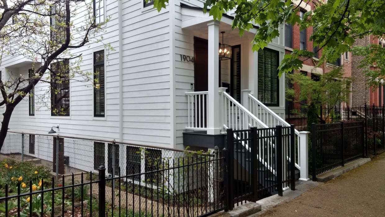Primary Photo - 1904 N Sheffield Ave