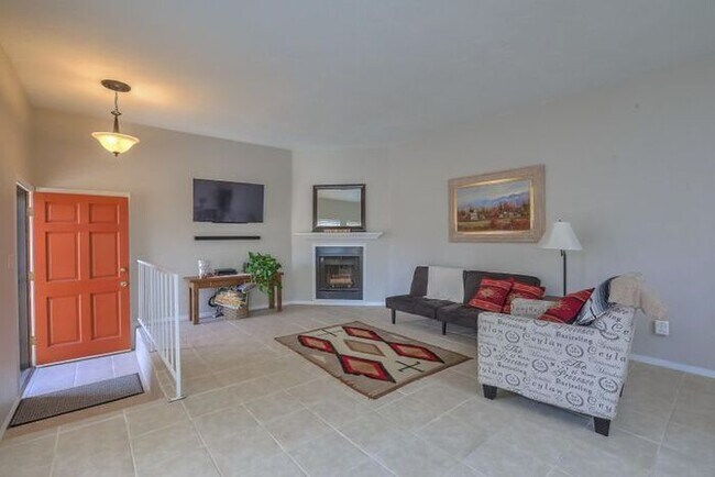 Foto del edificio - 8731 Comanche Rd NE