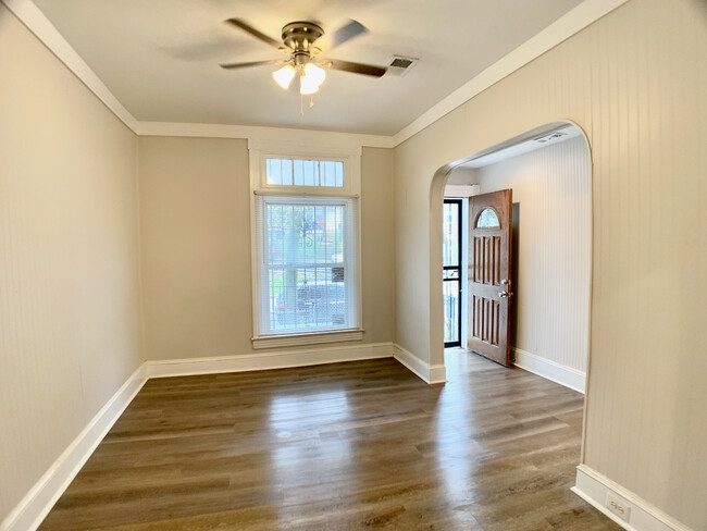 Building Photo - 956 N Franklintown Rd